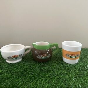 Friends Central Perk 3D Sculpted Mini Mug Set Silver Buffalo 3 Pack Ceramic Cups